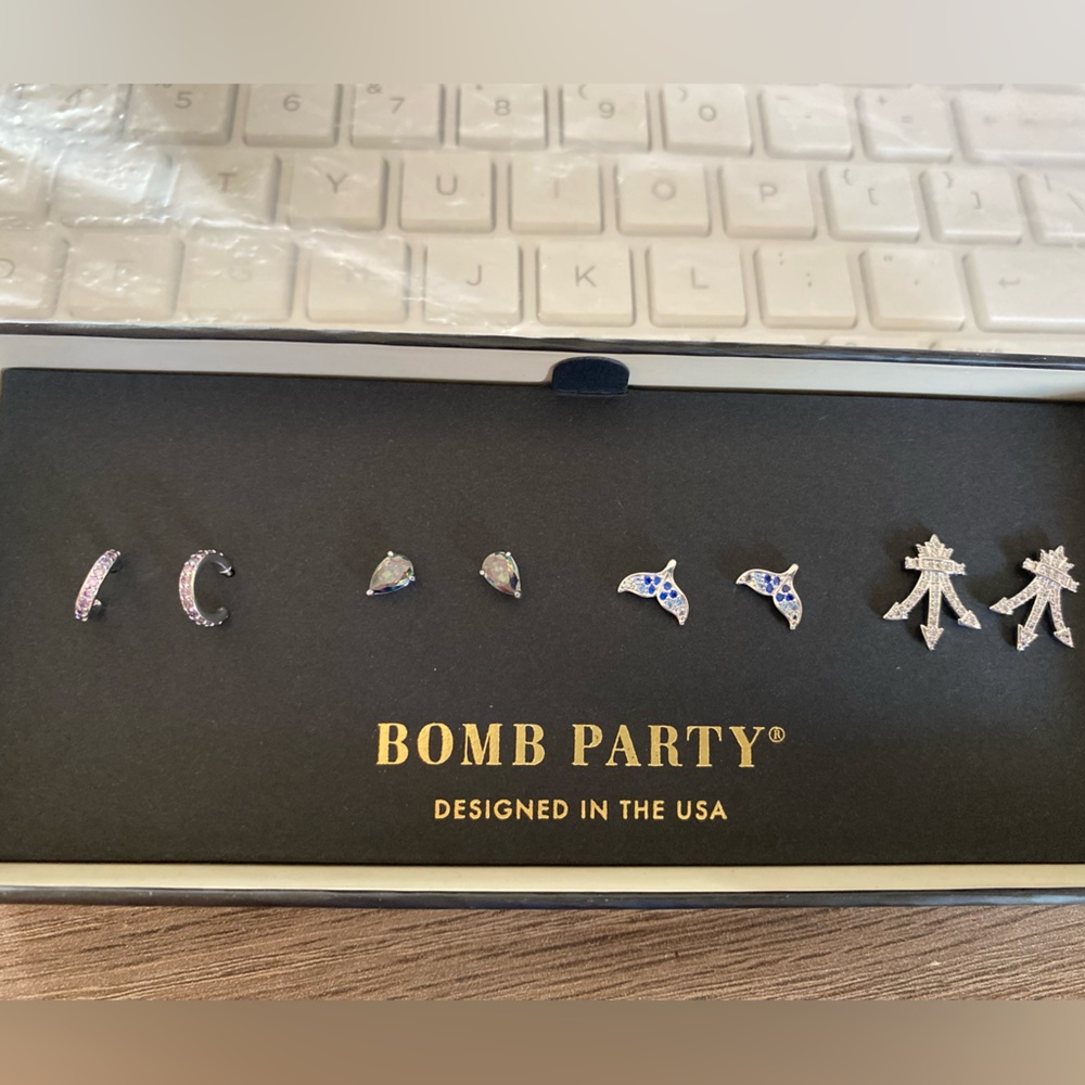Bomb party simply studs